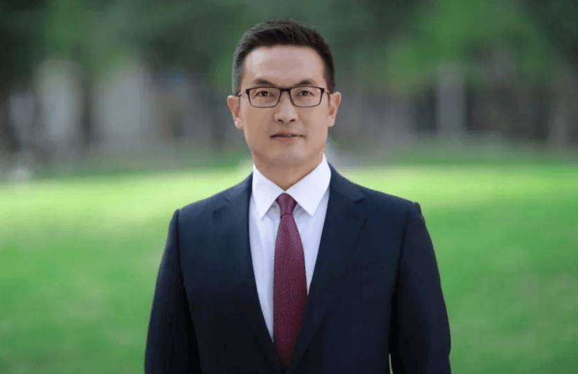 万亿级基金公司董事长变更!年内公募频“换帅”