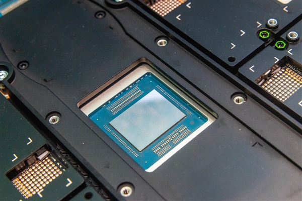 英伟达:Blackwell的生产正在全速进行