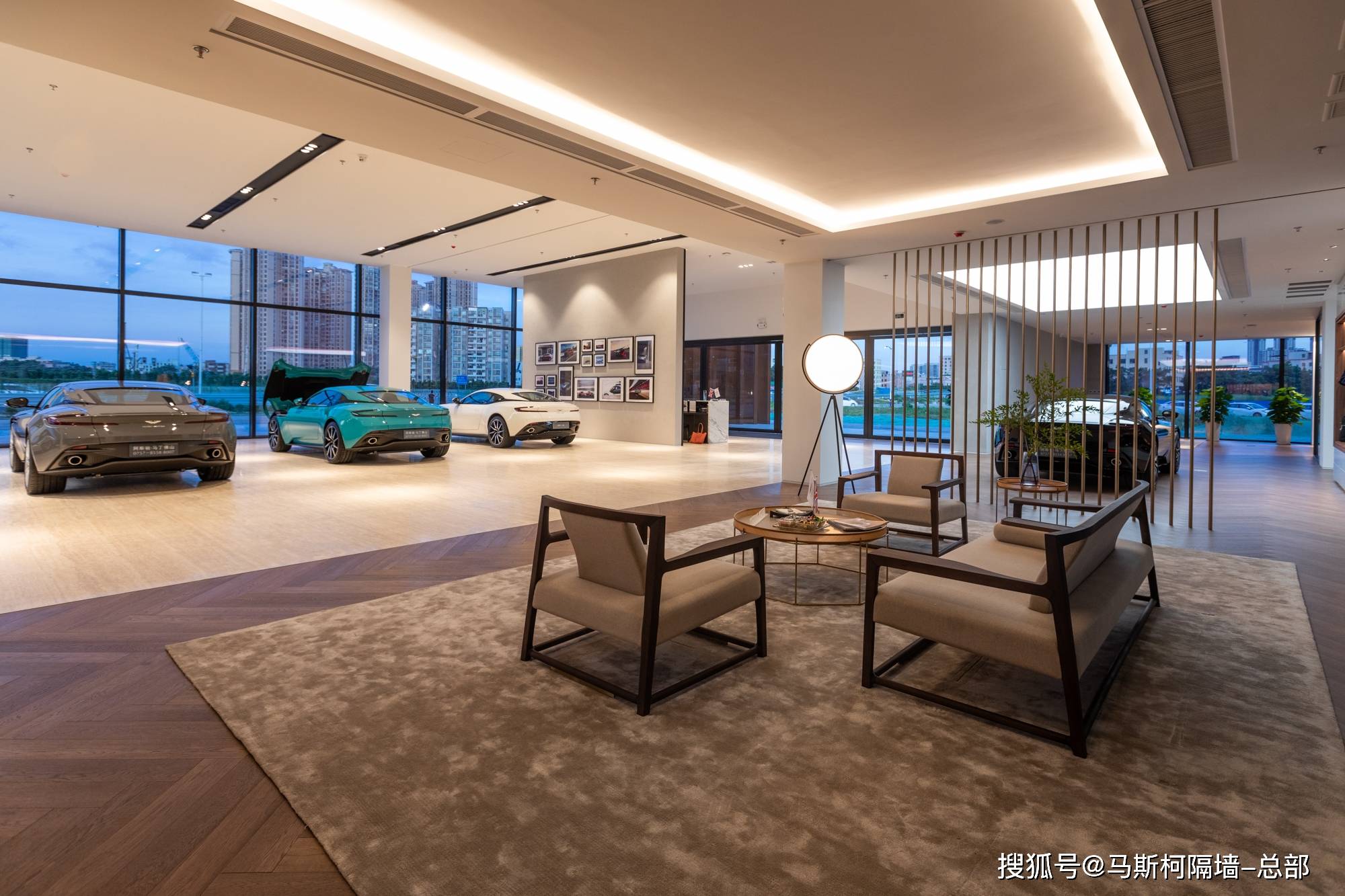 郑中设计获得实用新型专利授权:“企业文化展示空间设计宣传隔断墙体结构”