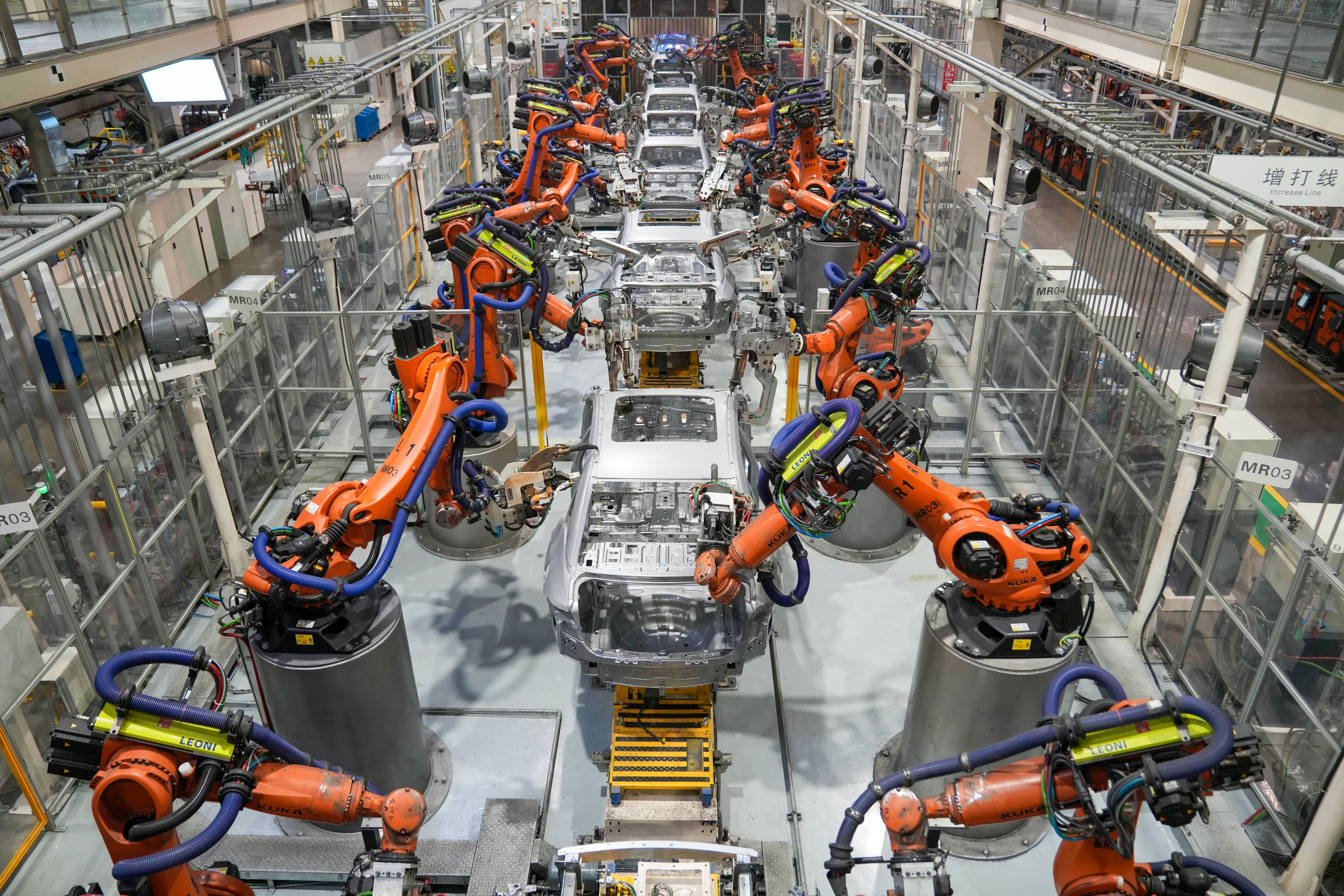 下一代新型显示技术风起云涌 中国产业链加速突围进化｜产业新观察·新质生产力