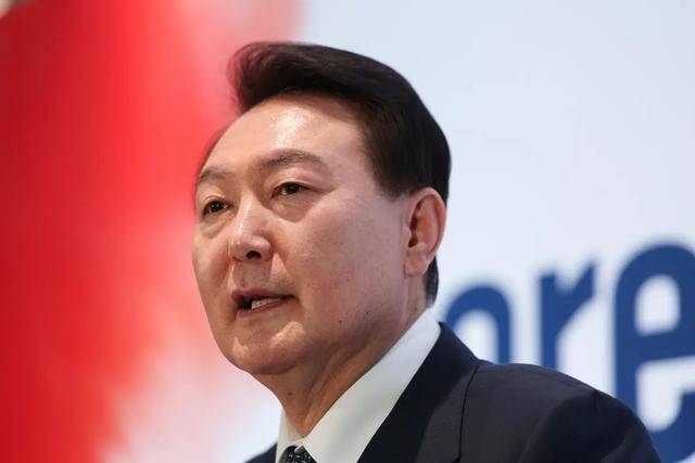 刚刚，总统权限已停止，尹锡悦发声：绝不放弃！代总统指示军方加强警戒，韩国旅游业遭冲击：大量酒店和旅行社遭退订