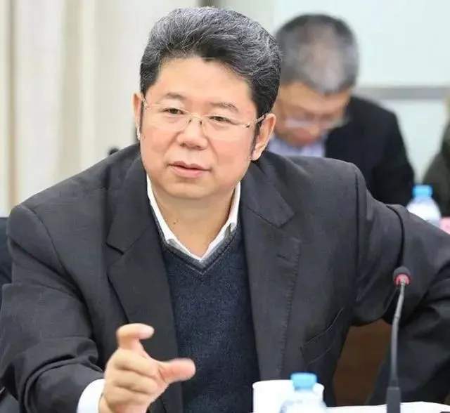人事变动｜天誉置业董事会主席梁振杰等多名高管因个人原因辞任