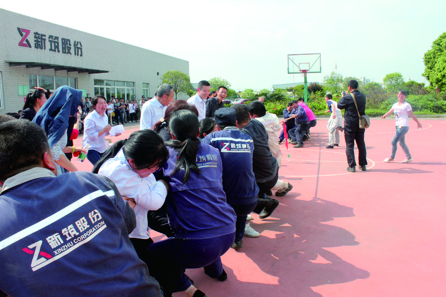 新筑股份：11月7日召开董事会会议