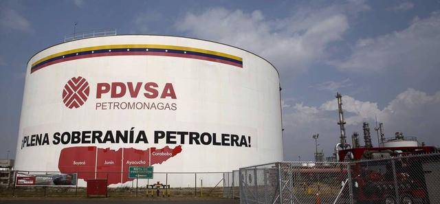 特朗普：将深度介入委内瑞拉石油产业！他实时观看了抓捕马杜罗行动，“就像看一场‘电视秀’”！马杜罗夫妇熟睡中被美军从卧室拖走