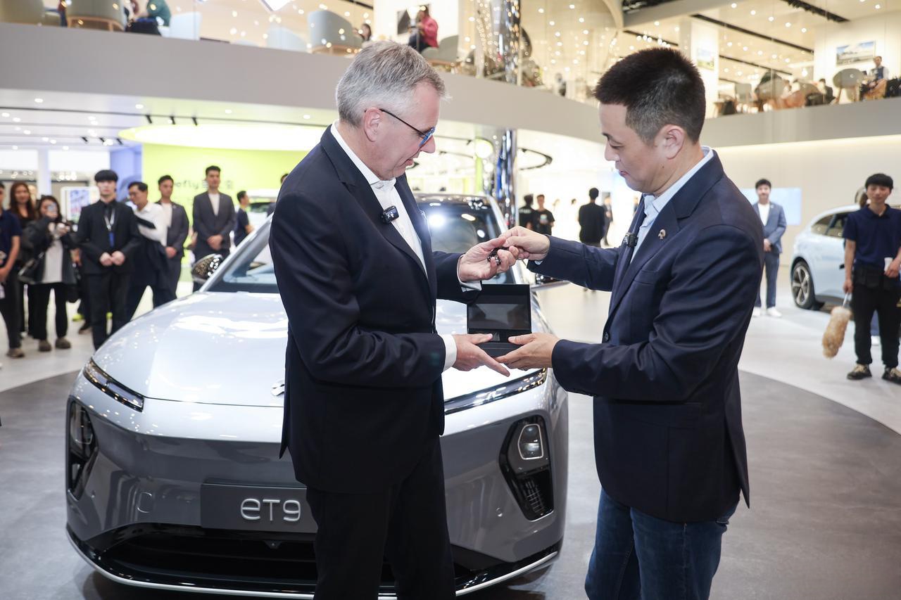 袁家军胡衡华会见宁德时代董事长曾毓群一行