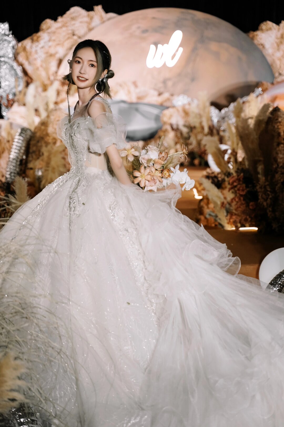 中国太空旅游来了，票价300万元！可体验3到6分钟失重，乘客有院士、探路者创始人和智元机器人高管等20多人