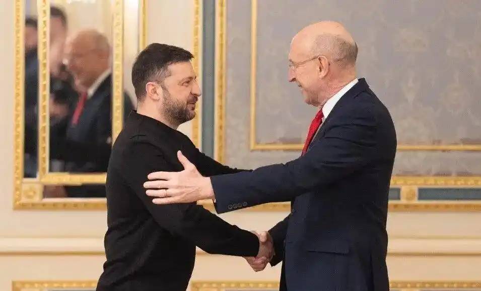 突发！泽连斯基：俄罗斯动用创纪录数量的弹道导弹发动攻击，将调整谈判策略！乌一地启动应急响应机制