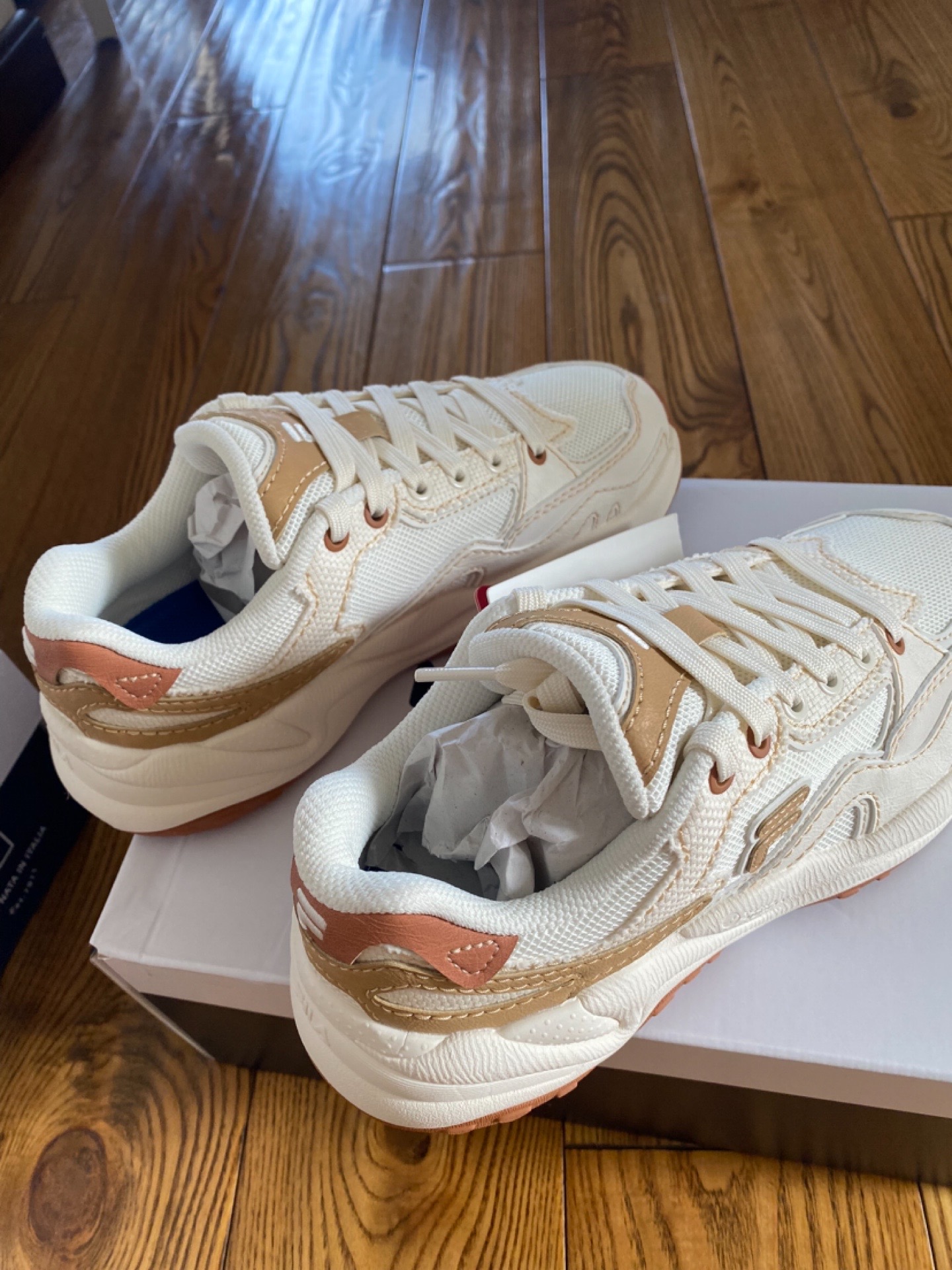 FILA HUB发布冠军配色鞋履