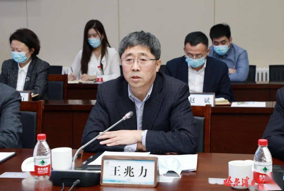 全国人大代表王刚：建议加大“两重”政策对钙钛矿光伏的支持力度