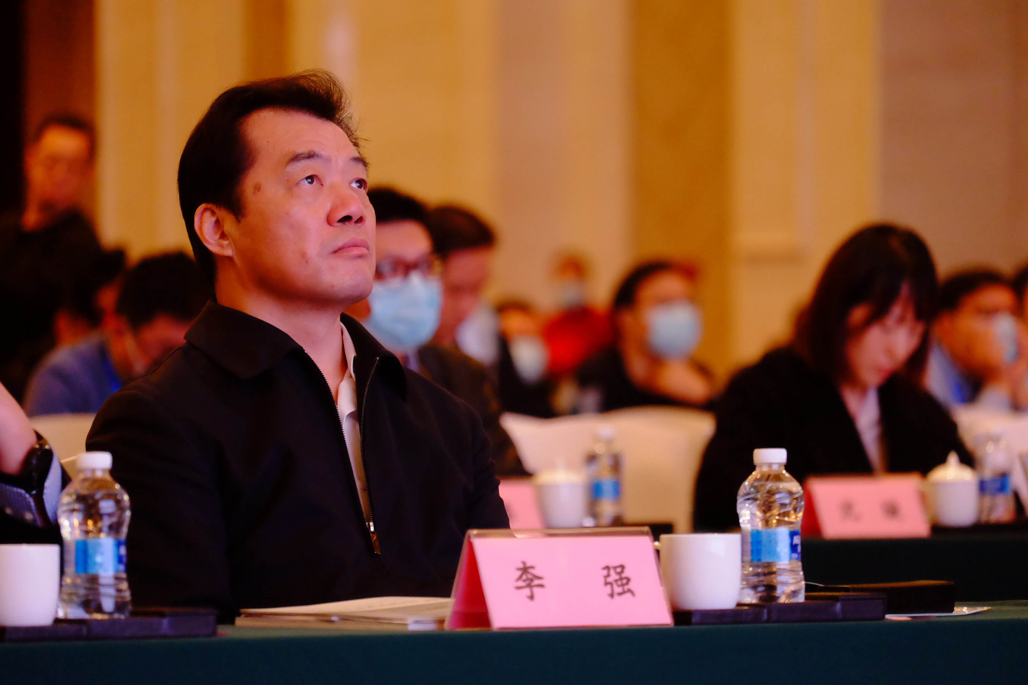 李强出席中国发展高层论坛2026年年会开幕式并发表主旨演讲